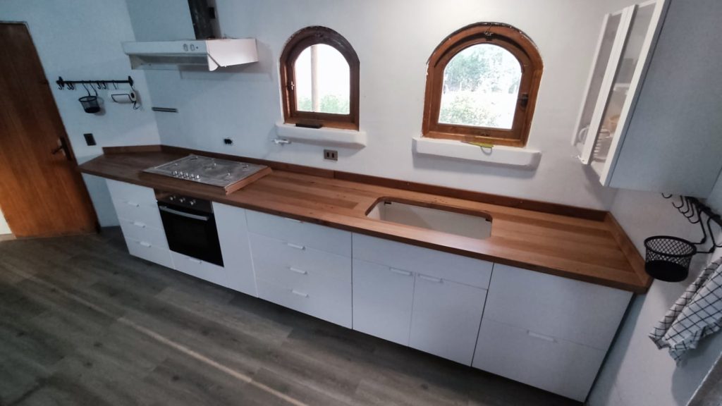Cubiertas para quinchos y cocinas – Muebles Madera y Metal